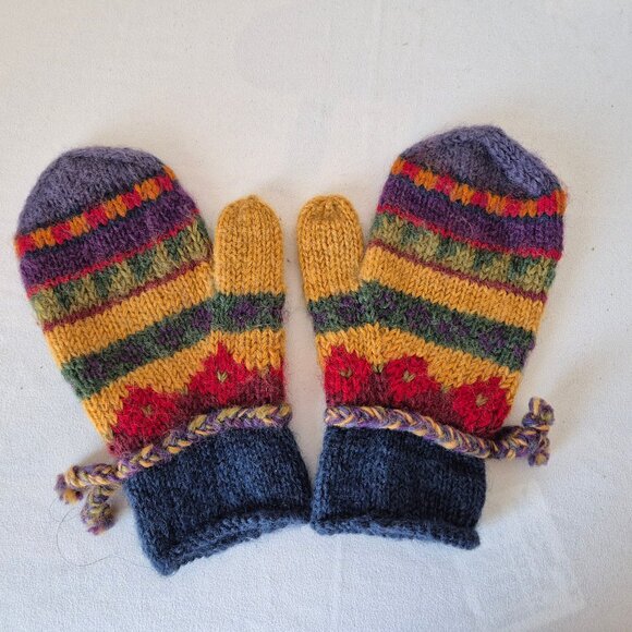 NWoT Icelandic Design Newari Hand Knit In Nepal 100% Wool Nordic Mittens - Picture 2 of 6